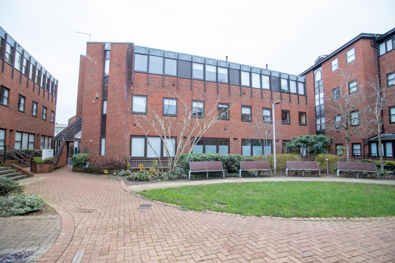 Pembroke House Apartments Exeter For Families Business Relocation Free Parking מראה חיצוני תמונה