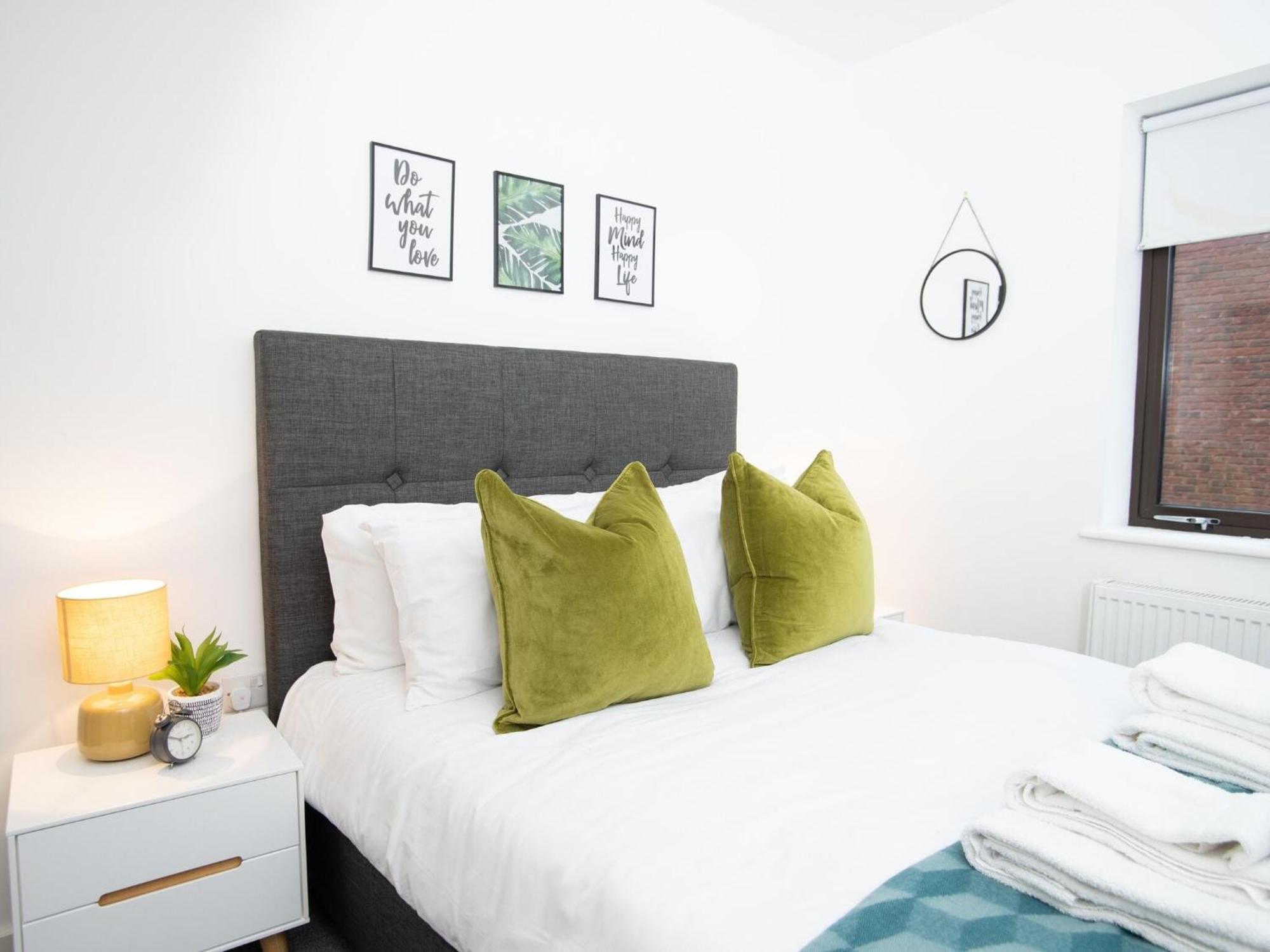 Pembroke House Apartments Exeter For Families Business Relocation Free Parking מראה חיצוני תמונה