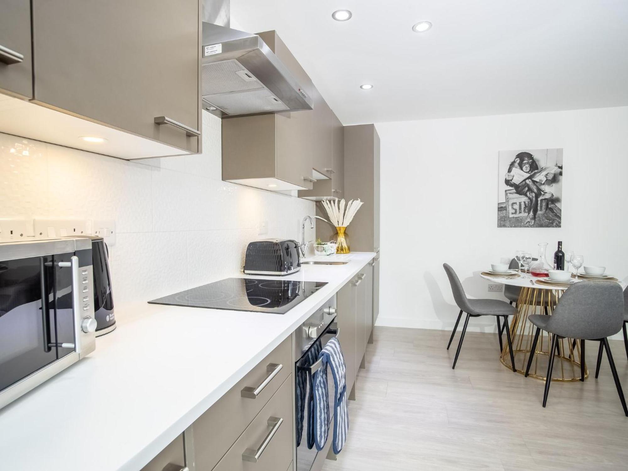 Pembroke House Apartments Exeter For Families Business Relocation Free Parking מראה חיצוני תמונה