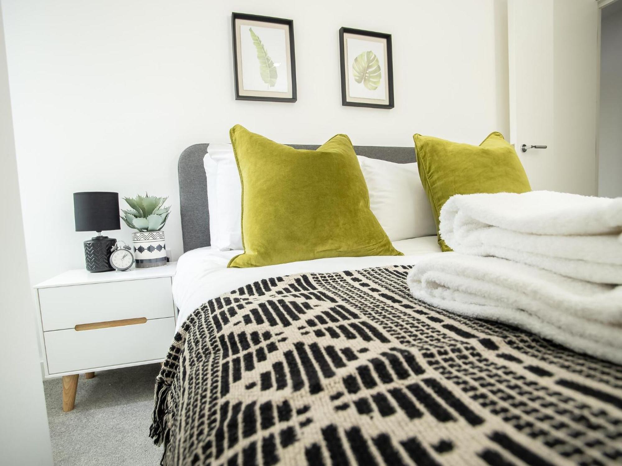 Pembroke House Apartments Exeter For Families Business Relocation Free Parking מראה חיצוני תמונה