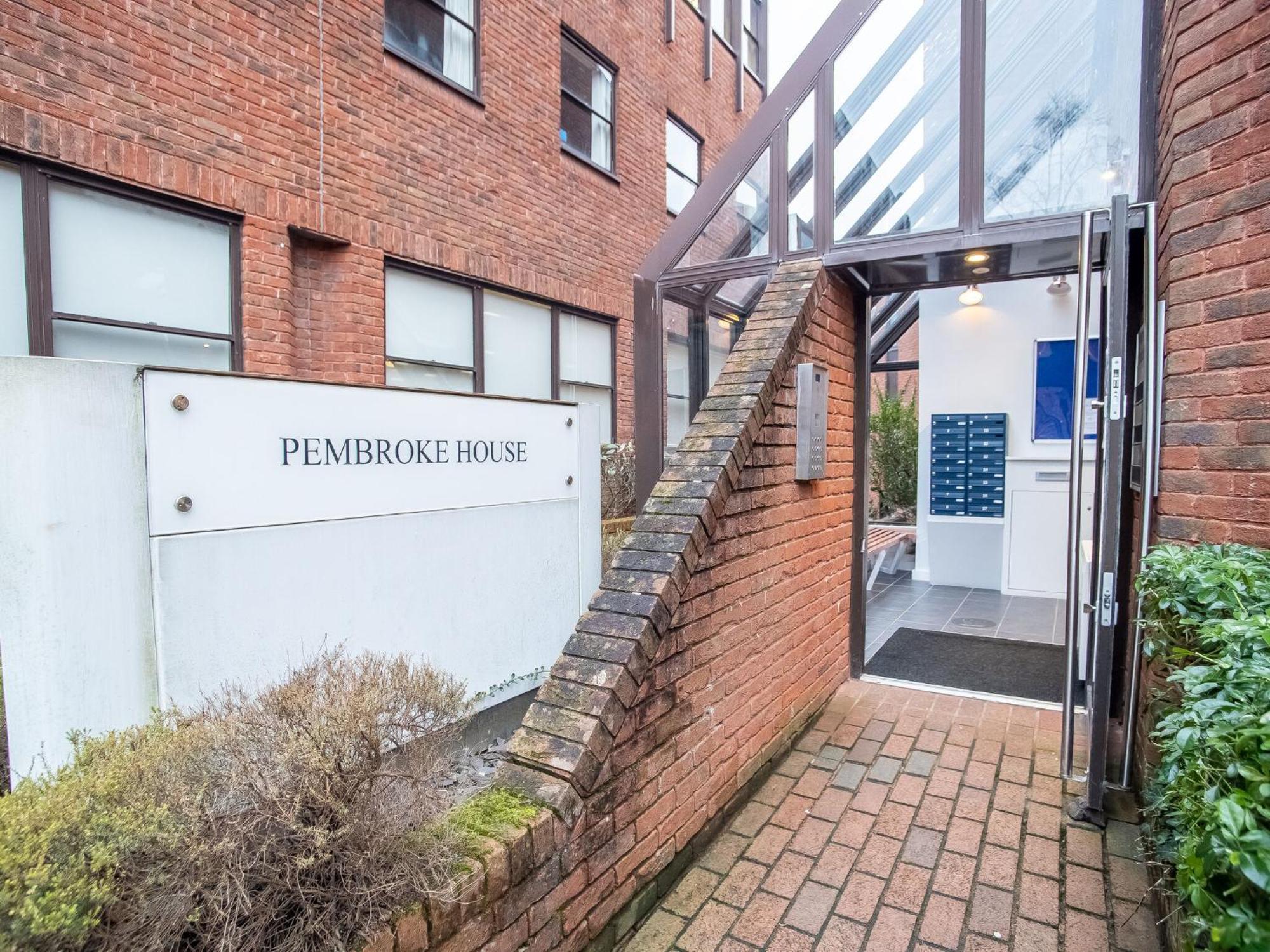 Pembroke House Apartments Exeter For Families Business Relocation Free Parking מראה חיצוני תמונה